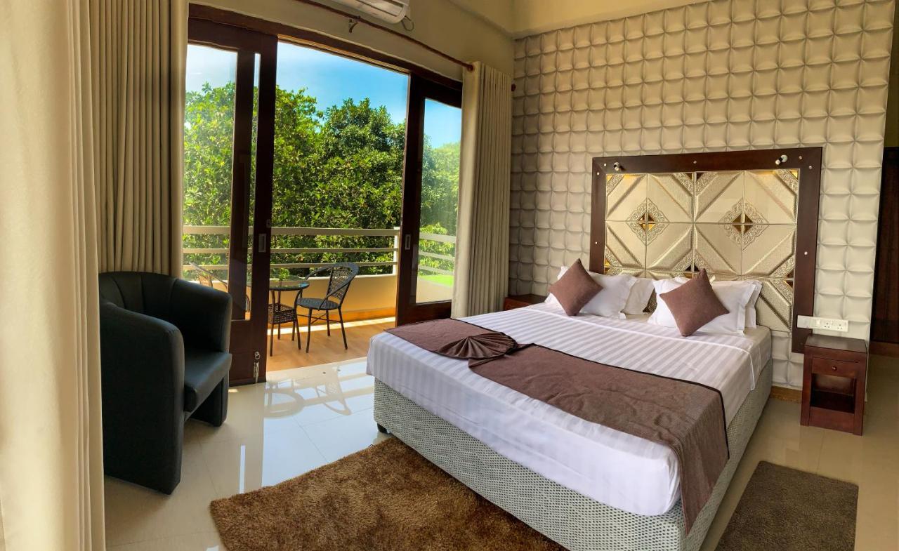 Mount Rich Rumassala Hotell Unawatuna Eksteriør bilde