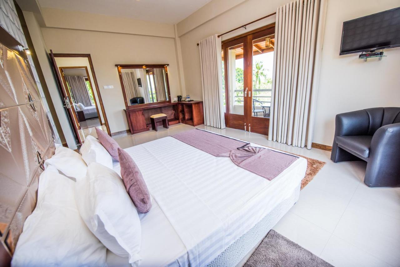 Mount Rich Rumassala Hotell Unawatuna Eksteriør bilde